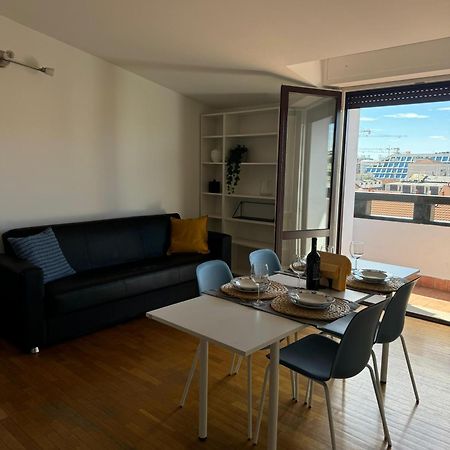 Appartamento Isola- Attico Con Balcone Milan Extérieur photo