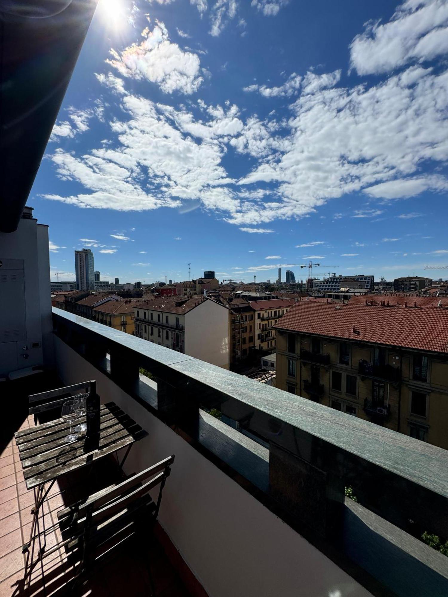 Appartamento Isola- Attico Con Balcone Milan Extérieur photo
