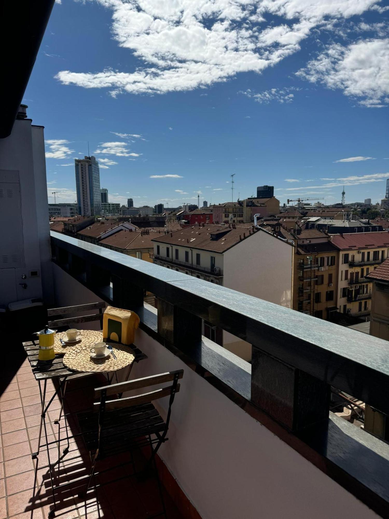 Appartamento Isola- Attico Con Balcone Milan Extérieur photo