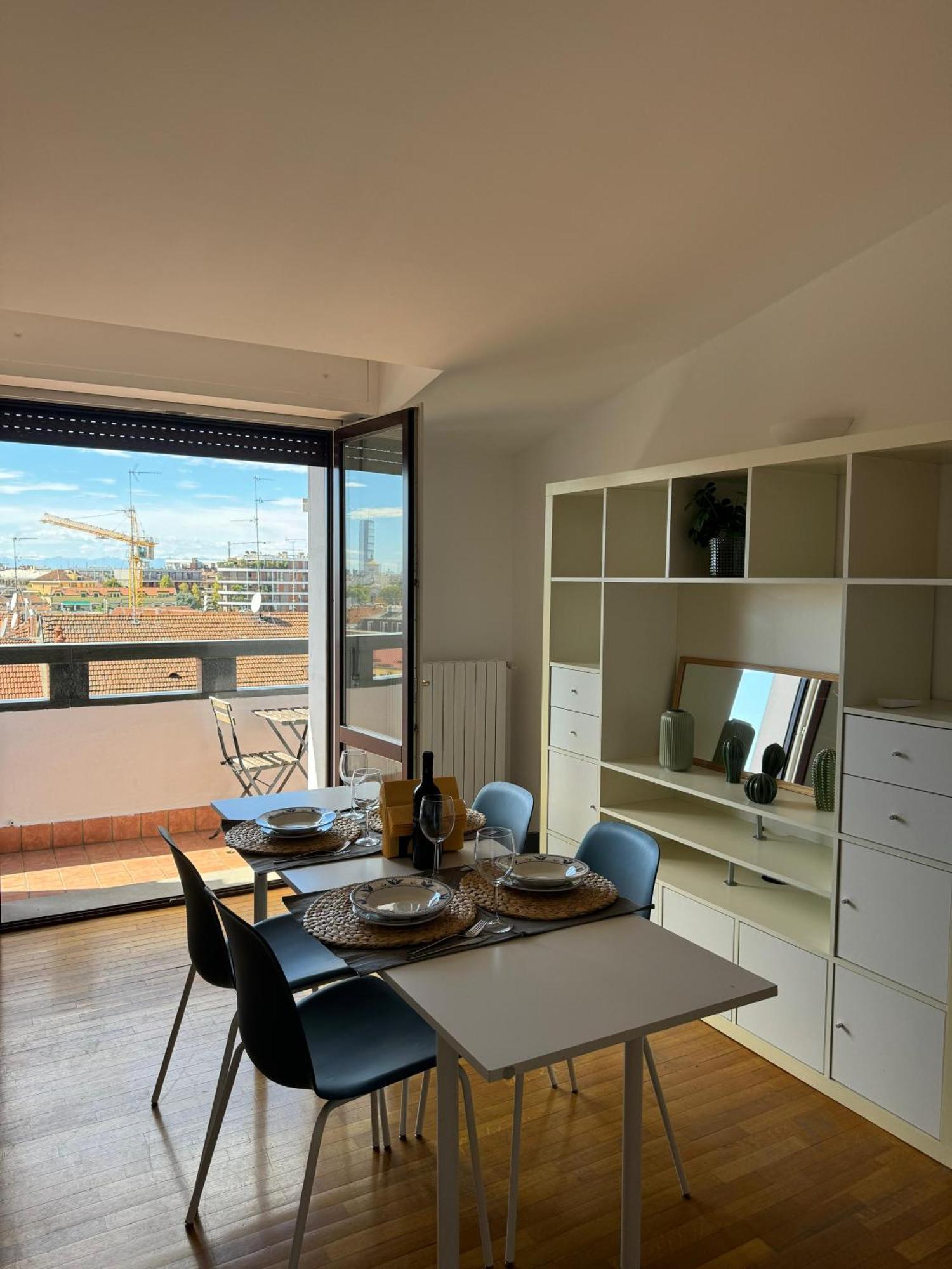 Appartamento Isola- Attico Con Balcone Milan Extérieur photo
